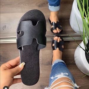 King-Queen-Ace of Spades Mens and Womens Light Weight Shock Proof Summer Beach Slippers Flip Flops Sandals